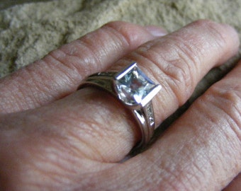 Vintage Princess Cut Sky Blue Topaz Ring in 10k White Gold..... Lot 2468
