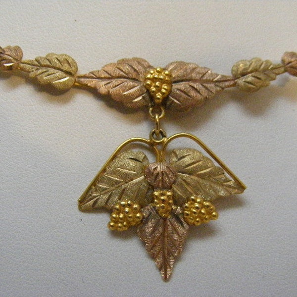 Vintage JCO Black Hills Gold 10K  Leaf Adorned Necklace .....  Lot 6207