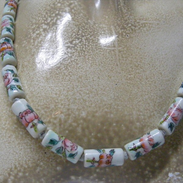 Vintage Chinese Fancy Floral Rose Hand Painted Glass Bead Necklace .....  Lot 6581