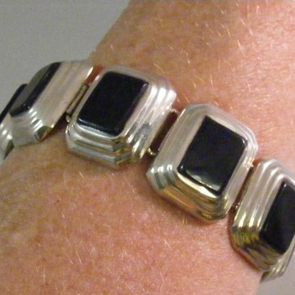 SALE... Was 164.75... Now 98.75... Vintage Art Deco Taxco Chunky Black Jet Link Bracelet  in  Sterling Silver.....  Lot 5423