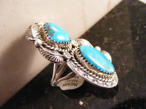 Striking Vintage Native American Navajo Hand Carved Sterling Silver Feather Bracelet Old Striking Vintage Native American Navajo Hand Carved Sterling Silver Feather Bracelet Old