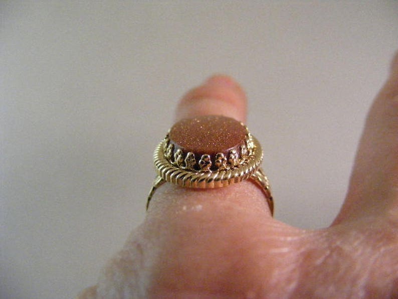 Lot 5503 Vintage Southwest Goldstone Pretty Girl Souvenir Ring in Goldtone ....