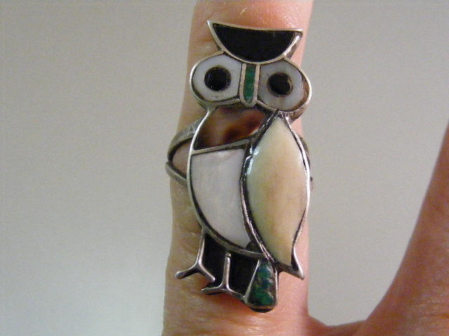 Vintage Southwest Owl Inlay Ring..... Lot 5417