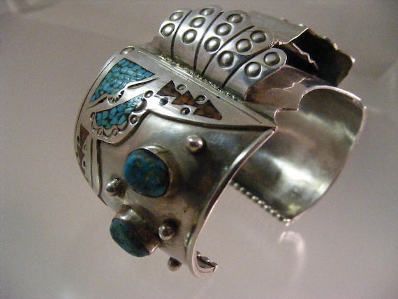 Outstanding Vintage Native American Navajo Chip Inlay Turquoise Coral Sterling Silver Bracelet Outstanding Vintage Native American Navajo Chip Inlay Turquoise Coral Sterling Silver Bracelet