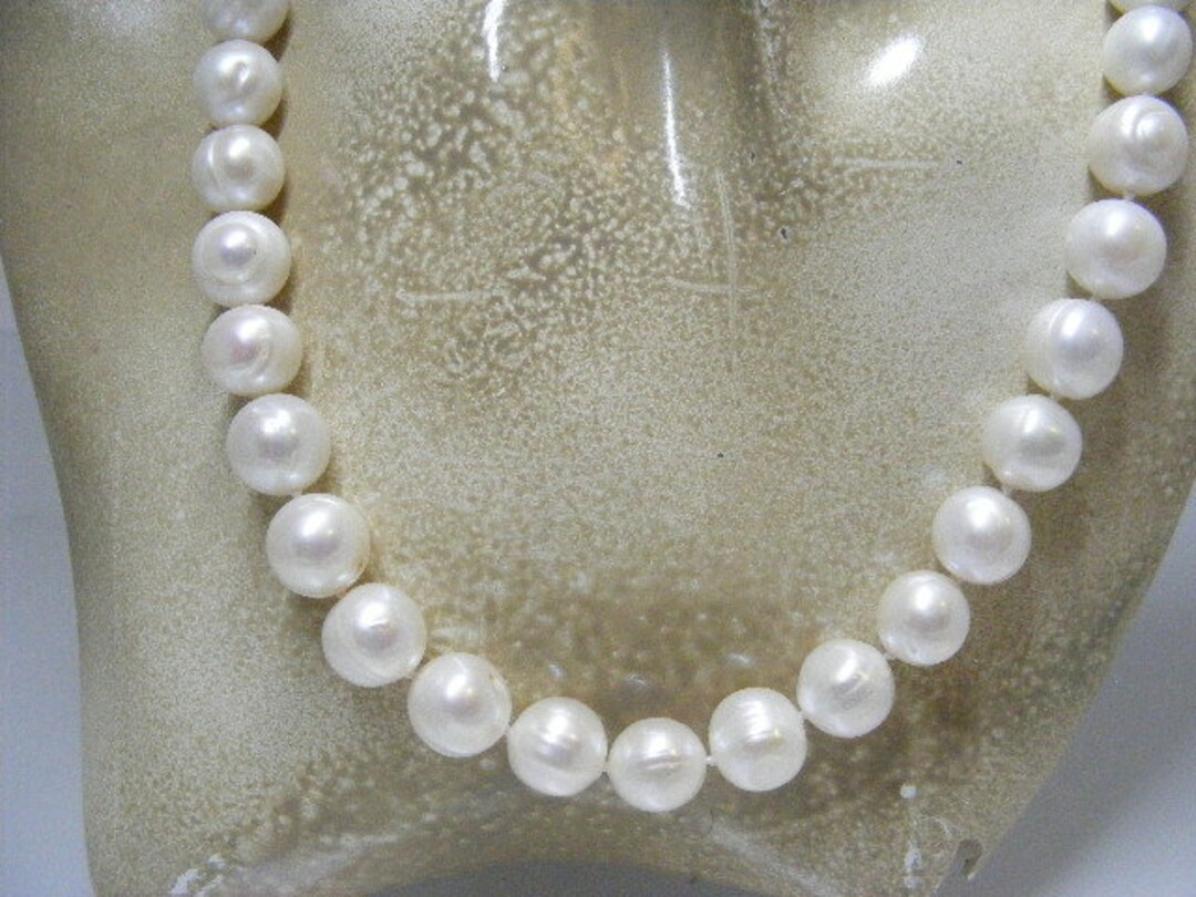 【VINTAGE HOLLYWOOD】Bumpy Round Half Pearl Necklace VINTAGE HOLLYWOOD】Bumpy Round Half Pearl Necklace