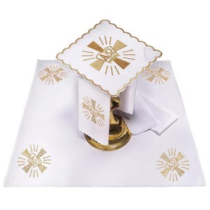 Set di biancheria per calice ricamato