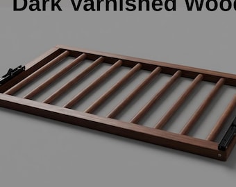 Varal de parede sanfonado para roupas, em madeira.