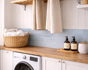 壁掛け式物干しラック　ミニマルな住まいにぴったりの無垢材製洗濯物干しバー