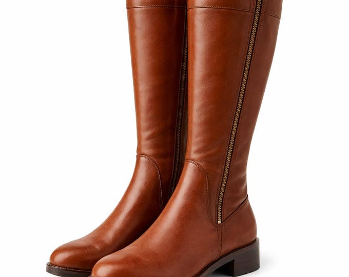 Elegant Knee-High Leather Boots with Gold Zip Detail – Classic Minimal Design for Everyday Style