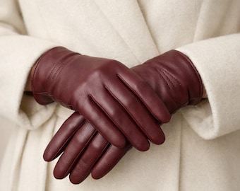Guantes de piel burdeos hechos a mano para mujer: auténticos guantes de invierno mate.