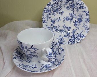 Blue & White Floral Dinnerware Johnson Brothers Old Bradbury