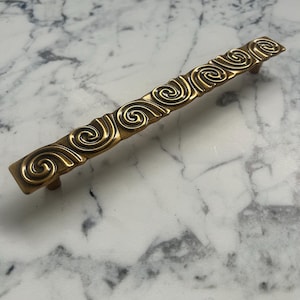 Klassiskt Zamak-handtag, 192 mm avstånd, eleganta traditionella möbelbeslag