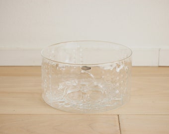 Scandinavian Modern Nuutajarvi Flora 6 inch Glass Serving Bowl Oiva Toikka Made in Finland