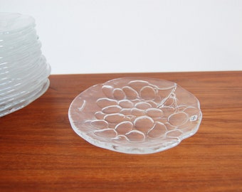 Scandinavian Modern Kosta Boda Grapes 7" Salad Plate