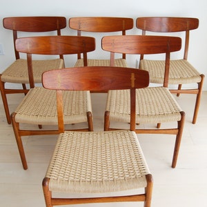 Set of 6 Danish Modern Hans Wegner Teak and Oak Dining Chairs Ch-23 Carl Hansen and Son image 4