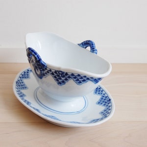 Rare Kronberg Bing and Grondahl Porcelain Sauce/Gravy Boat with Attached Plate Made in Denmark, 311 image 2