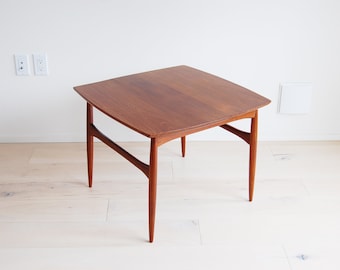 Scandinavian Modern Solid Teak Square End Table