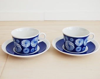 Pair Scandinavian Modern Rorstrand Snurre Demitasse cups and saucers made in Sweden