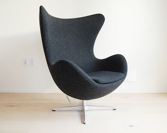 Danish Mid Century Modern Arne Jacobsen Egg Chair Fritz Hansen