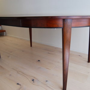 Danish Modern Omann Jun Rosewood Round to Oval Dining Table No.55 with One Leaf image 7