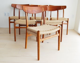 Set of 6 Danish Modern Hans Wegner Teak and Oak Dining Chairs Ch-23 Carl Hansen and Son