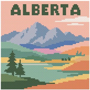 Può includere: Opera d'arte a punto croce raffigurante la parola "ALBERTA" in verde scuro sopra un paesaggio montano. L'opera mostra montagne, un lago e alberi in tonalità di blu, verde, rosa e arancione, su uno sfondo di cielo rosa.