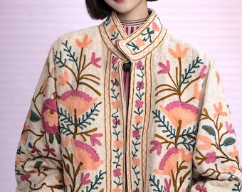 Kashmiri Crewel geborduurd jasje Handgemaakte bloemen boho wollen jas vintage stijl Suzani jas etnisch ambachtelijk geborduurd vest