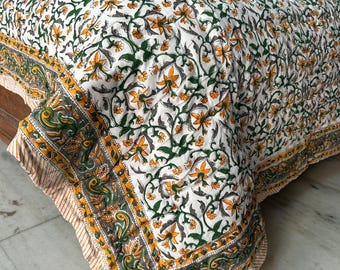 Cubrecama acolchado con estampado a mano en bloque o Bagru Motivo floral pintado a mano Bloque tradicional Reversible probablemente un Jaipuri