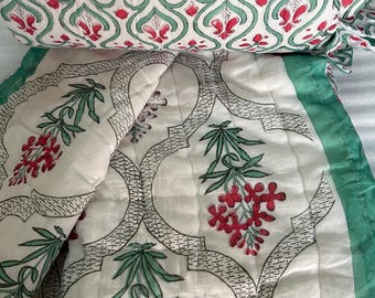 Stoffige katoenen quilt, Indiase met de hand bedrukte quiltsprei, dekbed met bloemenprint, zachte zomerdeken, quilt voor alle seizoenen