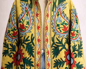 Vintage Suzani geborduurd jack - boho bloemen paisley-wollen jas handgemaakt mosterdgeel borduurvest met ronde hals - Hippiefestivalkleding