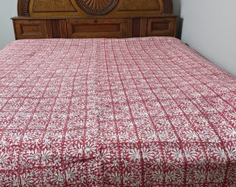 Kantha sprei met rode bloemenprint handgestikte Indiase kantha plaid Boho sprei Indiase kantha handgestikte vintage stijl