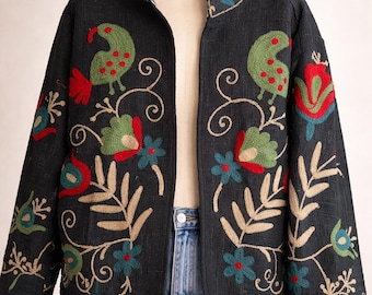 Geborduurd statementjack boho – kleurrijk volksvogel- en bloemdessin – oversized ambachtelijke wollen jas – unieke festivalkleding zigeunerstijl