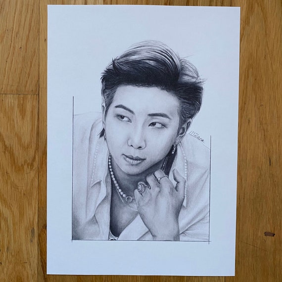 Impresión de dibujo Kim Namjoon / BTS RM A4 - Etsy México