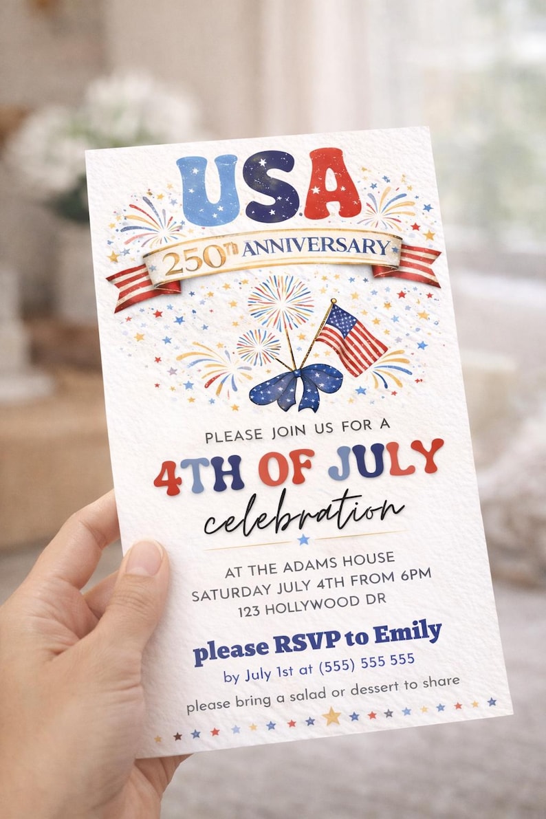 Puede incluir: Una invitaci&oacute;n patri&oacute;tica para una celebraci&oacute;n del 4 de julio. El dise&ntilde;o presenta el texto "USA 250th Anniversary" y "4th of July celebration" en rojo y azul. Incluye una bandera estadounidense y fuegos artificiales.