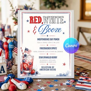 Op de afbeelding: Een ingelijst bord met de tekst "Red, White & Booze" in rood en blauw, met advertenties voor Independence Day-cocktails. Het bord bevat een cocktailillustratie met bosbessen en aardbeien en is versierd met sterren en een Amerikaanse vlag.