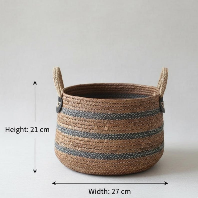 Rattan Laundry Basket with Handles, Straw Basket for Living Room, Toy Storage, Blankets & Plants, Large Storage Basket, Hamper Basket 27 x 21 cm