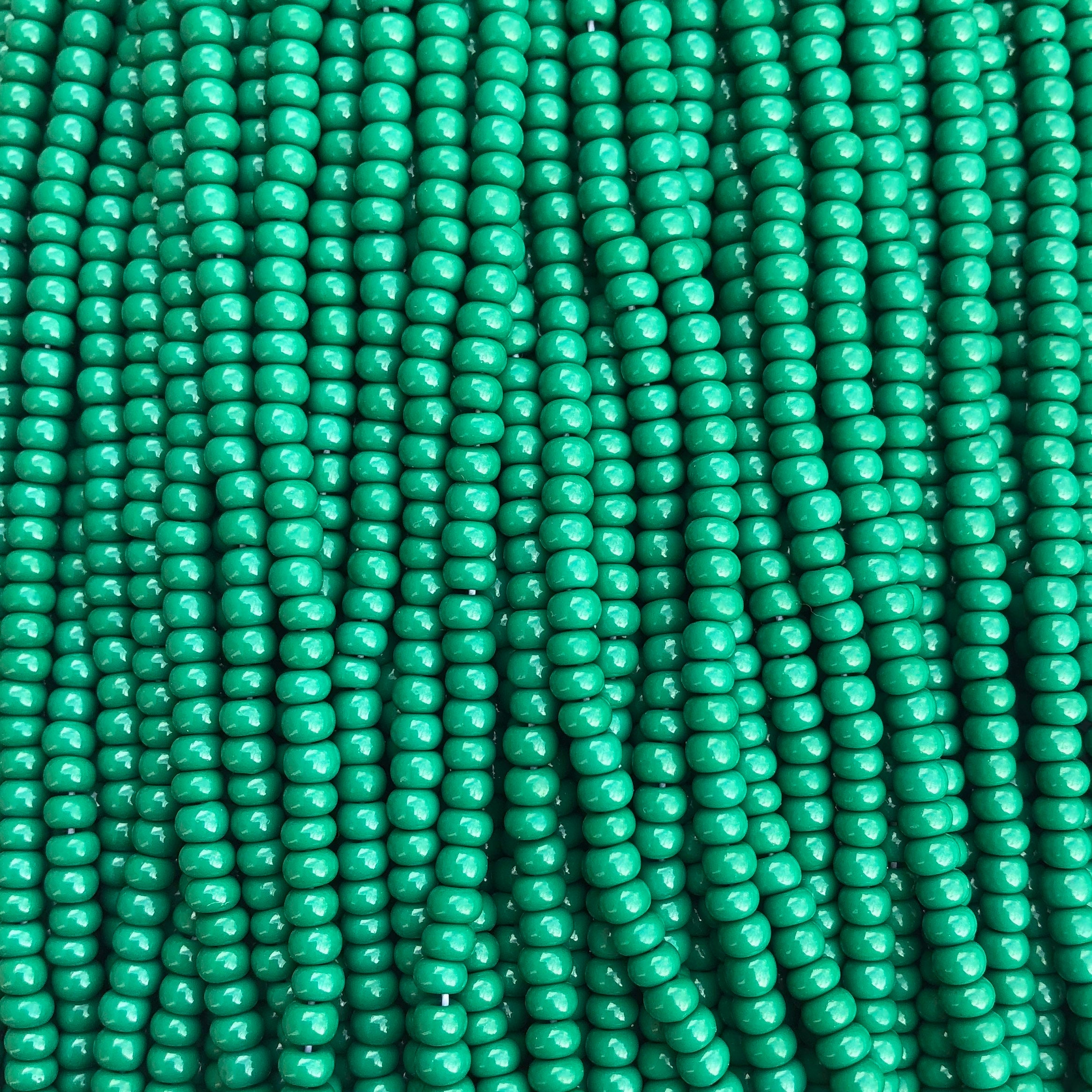 Rocailles size 6/0 (4mm) Green Dyed, Preciosa Ornela Traditional