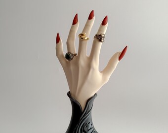 Vampire Hand Ring Holder STL File, Gothic Jewelry Display Hand 3D Print