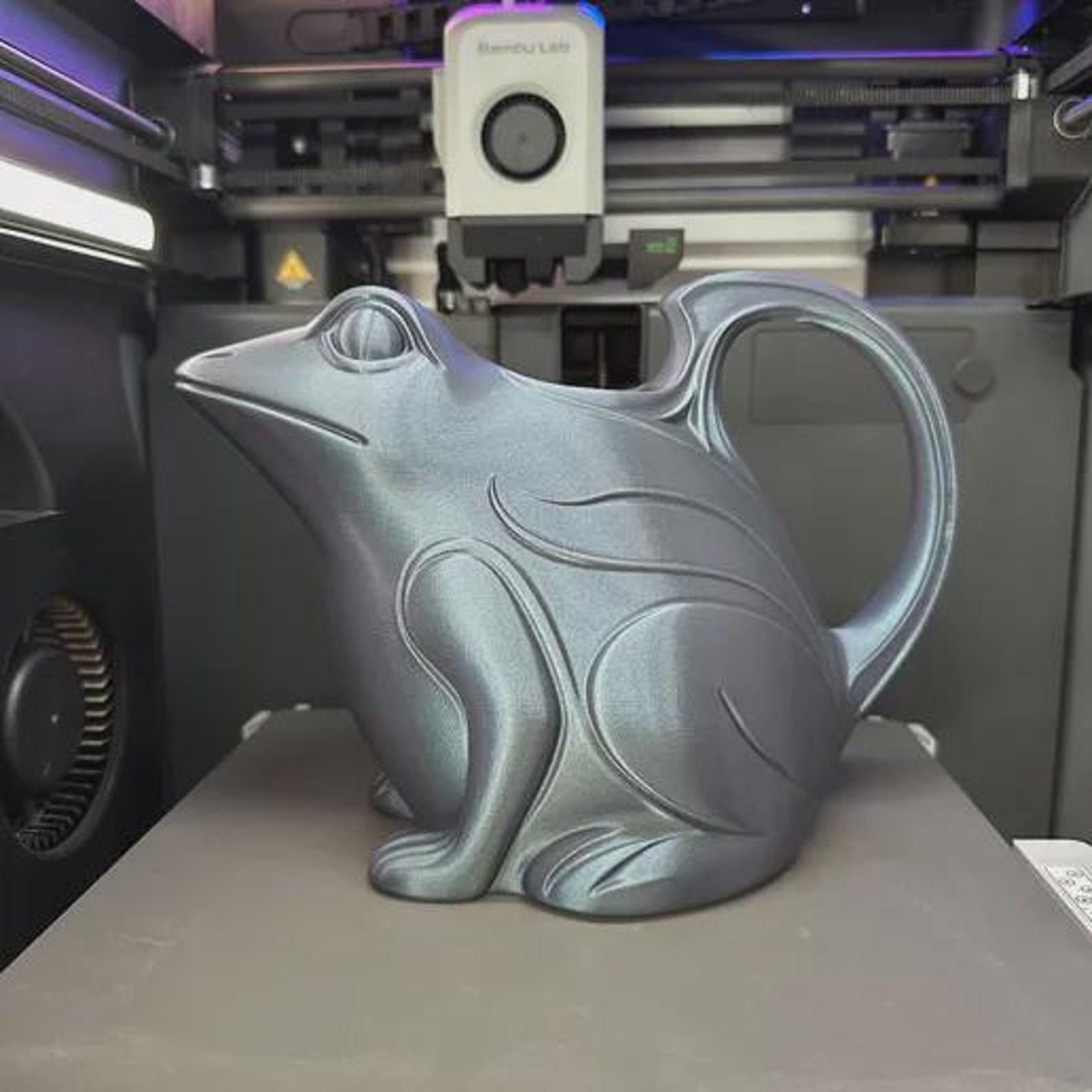 Frog Watering Can, Garden Animal Decor thumbnail 8