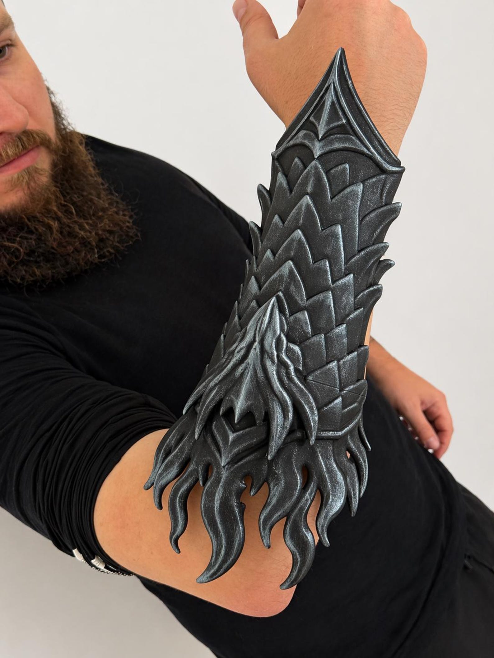 Dragon Hunter Bracers thumbnail 4