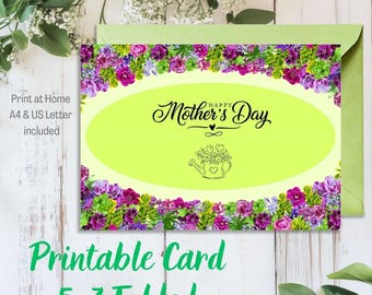 Biglietto stampabile per la festa della mamma, formato orizzontale 5x7, con tema giardino floreale, fiori rosa e verdi, annaffiatoio, download immediato, formato A4 US Letter.