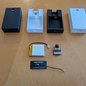 Carcasa para cámara ESP32-S3 XIAO Sense – Compatible con batería LiPo AKZYTUE 603035 de 3,7 V y 700 mAh – Compartimento para batería de 40 × 37 mm – Carcasa de precisión para cámara
