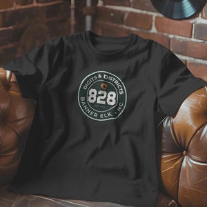 Ziffern & Distrikte T-Shirt - 828 Banner Elk PNG | Serie I Anstecker