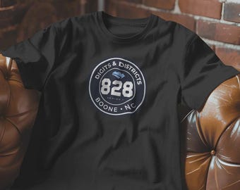 Camiseta de dígitos y distritos - Código de área 828 de Boone, NC / Insignia de la Serie I
