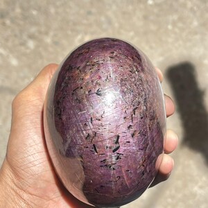 Cabujón de rubí estrella natural – Gema de gran tamaño, rara y de colección – Efecto estrella visible (9300 quilates)