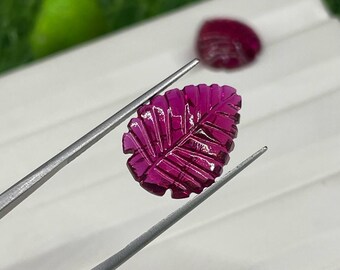 Rubis de laboratoire sculpté en forme de feuille, 14,15 ct, 12 x 16 mm, pierre précieuse non montée