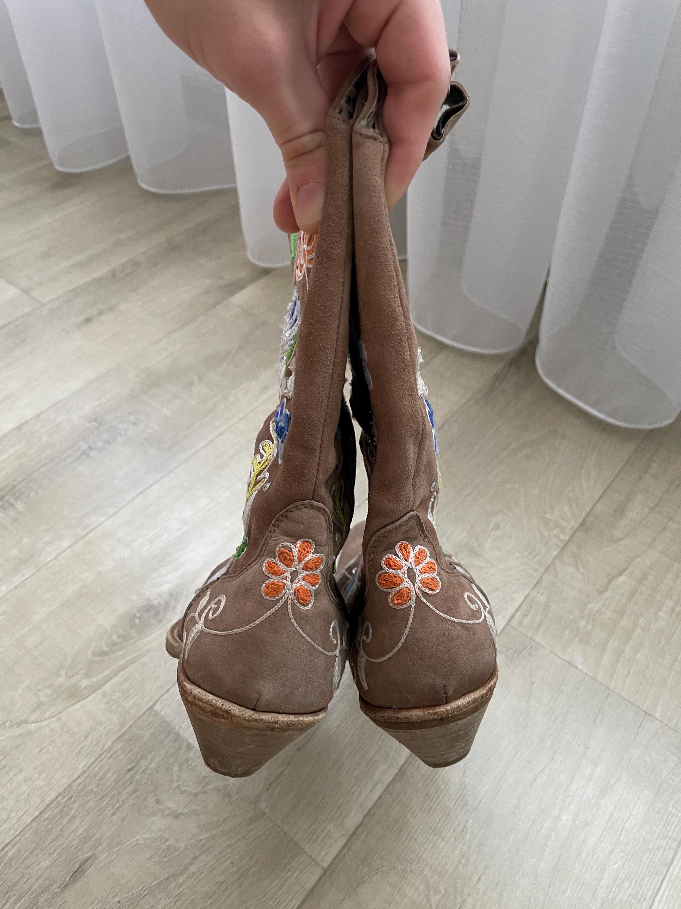Roberto cavalli never-worn brown boots Roberto Cavalli Vintage 2000 Boots 37/38 – darina`s garms main image 2