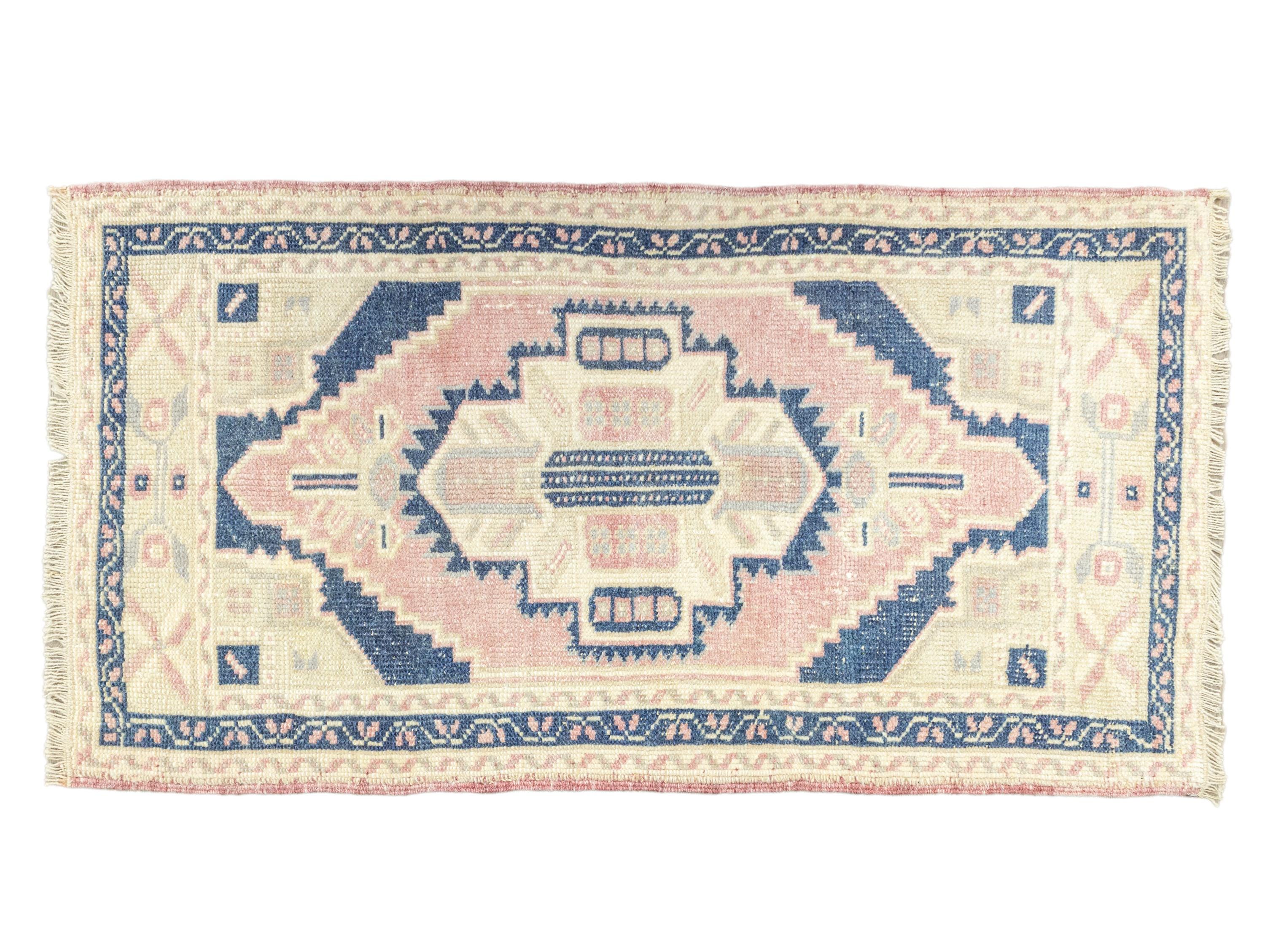 小さなヴィンテージトルコ製ウシャクラグ：ピンク＆ブルーのボヘミアン