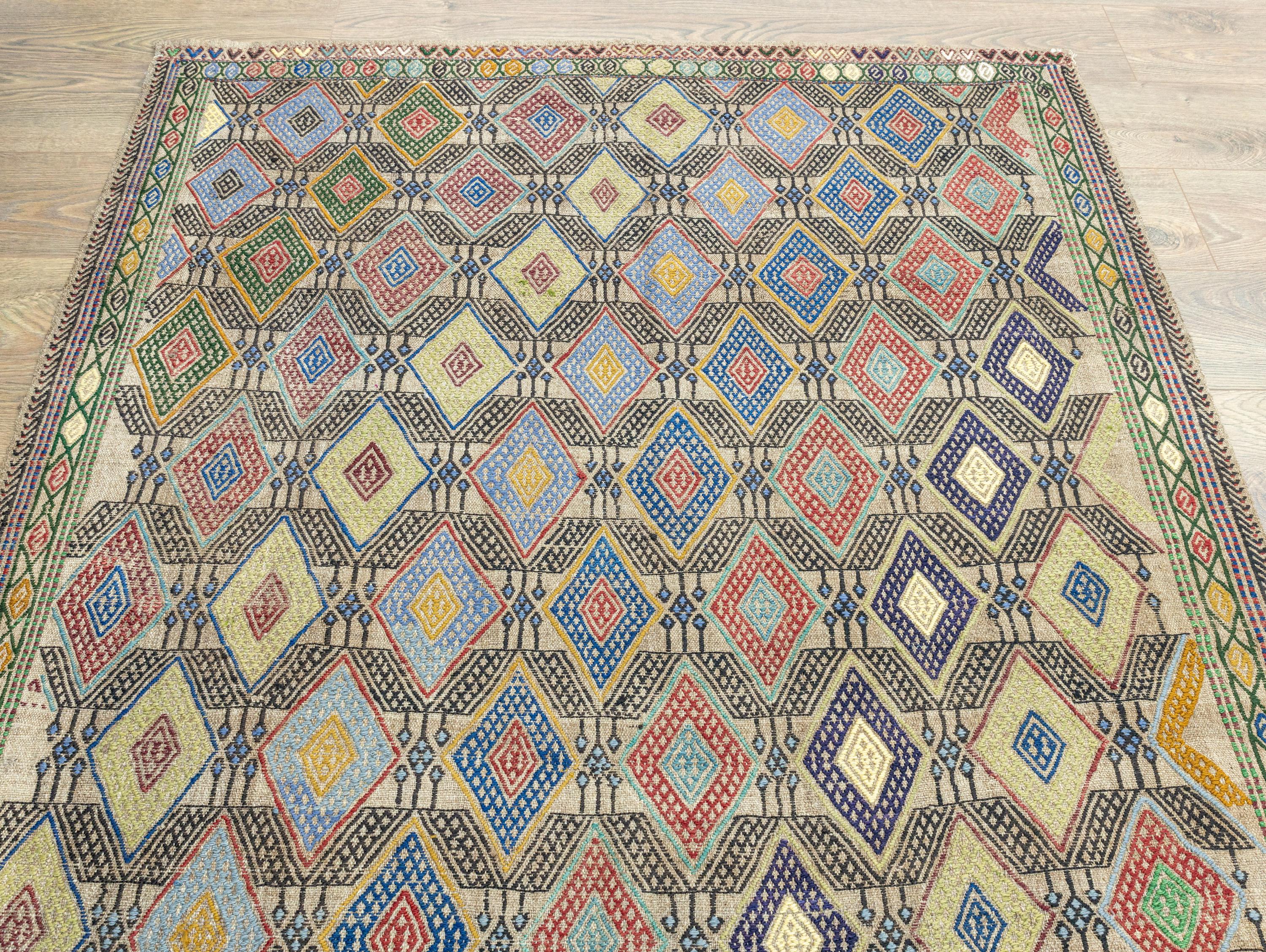 ヴィンテージ トルコ刺繍キリム 4.5x6.2フィート – 栗毛ウール