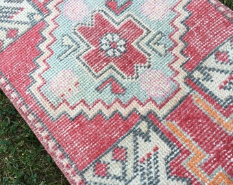 Handmade Turkish Oushak Rug: Vintage Wool Bath Mat, Boho Home Decor (1.5x2.6 ft)